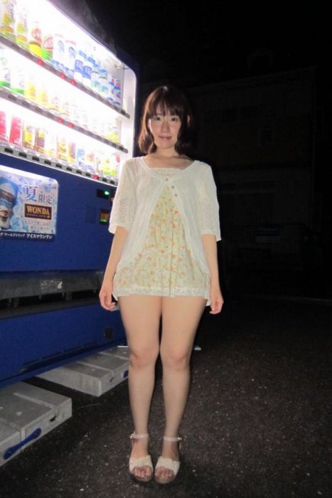 36-летняя японочка с бритым лобком