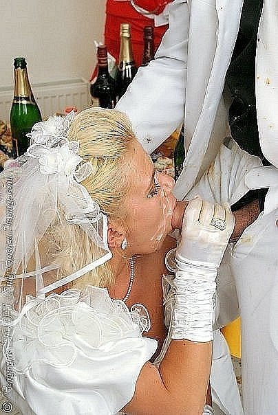 Соблазнительные невесты сосут пенисы и фотографируются в свадебных платьях